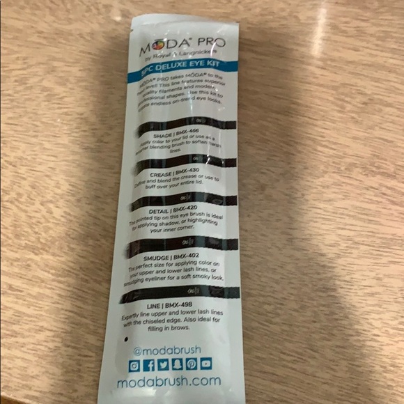 Eye brushes - Picture 2 of 2